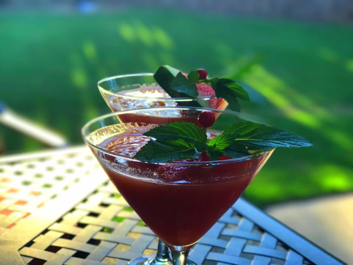 Healthy Zesty Martini (alcohol-free martini)